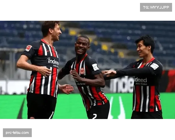 法兰克福残阵迎战弗赖堡，新帅里埃拉收缩防线求稳保平局